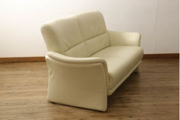 中古　美品　IDC大塚家具取り扱い　高級ブランド　himolla(ヒモラ)　Kassel(カッセル)　高級感ある佇まいの本革2人掛けソファ(定価約40万円)(二人掛けソファ)(R-052584)