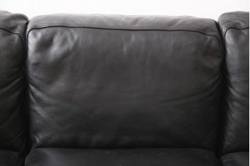 中古美品　IDC大塚家具　高級ブランド　Domicil(ドミシール)　本革が高級感溢れる3人掛けソファ(定価約55万円)(三人掛けソファ、3P)(R-052585)