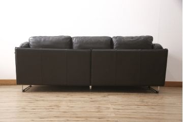 中古美品　IDC大塚家具　高級ブランド　Domicil(ドミシール)　本革が高級感溢れる3人掛けソファ(定価約55万円)(三人掛けソファ、3P)(R-052585)