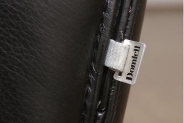 中古美品　IDC大塚家具　高級ブランド　Domicil(ドミシール)　本革が高級感溢れる3人掛けソファ(定価約55万円)(三人掛けソファ、3P)(R-052585)