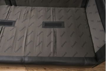 中古美品　IDC大塚家具　高級ブランド　Domicil(ドミシール)　本革が高級感溢れる3人掛けソファ(定価約55万円)(三人掛けソファ、3P)(R-052585)