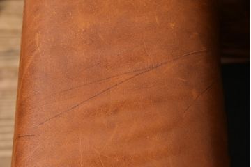 中古　ACME Furniture(アクメファニチャー)　FRESNO(フレスノ)　使い込まれた本革がヴィンテージスタイルによく馴染む3人掛けソファ(定価約30万円)(三人掛けソファ、3P)(R-052586)