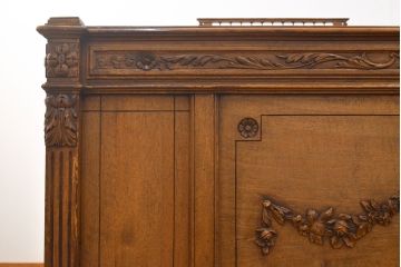 高級品　イギリスアンティーク　マホガニー材　繊細な彫刻が美しい凝ったつくりの高級ベッドフレーム(ダブル)(R-052587)