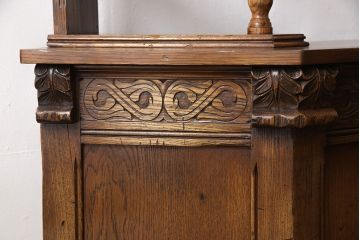 中古　美品　イギリス輸入家具　アンティーク調　大人の空間づくりにぴったりなバーカウンターセット(収納棚、飾り棚、キャビネット、アームチェア)(R-052589)
