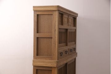 中古　美品　国産手造り家具　ケヤキ材製　品のある佇まいが上質な和の空間にぴったりな水屋箪笥(定価約66万円)(食器棚、収納棚、和風キャビネット、重ねタンス)(R-052598)