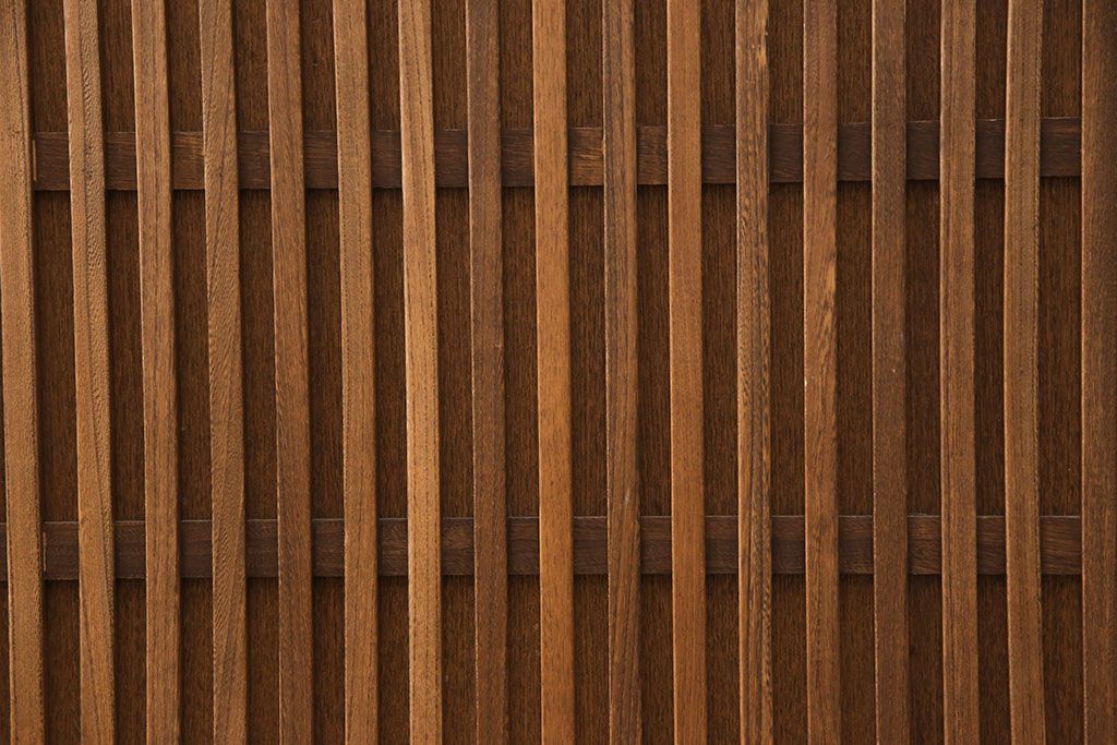 中古　美品　国産手造り家具　ケヤキ材製　品のある佇まいが上質な和の空間にぴったりな水屋箪笥(定価約66万円)(食器棚、収納棚、和風キャビネット、重ねタンス)(R-052598)