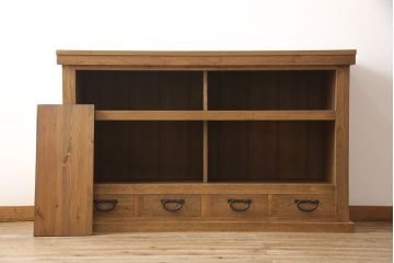 中古　美品　国産手造り家具　ケヤキ材製　品のある佇まいが上質な和の空間にぴったりな水屋箪笥・上段(食器棚、収納棚、サイドボード、和風キャビネット)(R-052599)