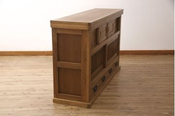 中古　美品　国産手造り家具　ケヤキ材製　品のある佇まいが上質な和の空間にぴったりな水屋箪笥・上段(食器棚、収納棚、サイドボード、和風キャビネット)(R-052599)