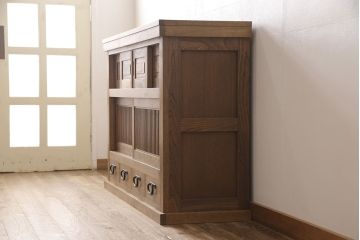 中古　美品　国産手造り家具　ケヤキ材製　品のある佇まいが上質な和の空間にぴったりな水屋箪笥・上段(食器棚、収納棚、サイドボード、和風キャビネット)(R-052599)