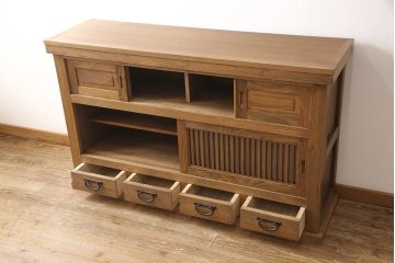 中古　美品　国産手造り家具　ケヤキ材製　品のある佇まいが上質な和の空間にぴったりな水屋箪笥・上段(食器棚、収納棚、サイドボード、和風キャビネット)(R-052599)