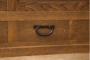中古　美品　国産手造り家具　ケヤキ材製　品のある佇まいが上質な和の空間にぴったりな水屋箪笥・上段(食器棚、収納棚、サイドボード、和風キャビネット)(R-052599)