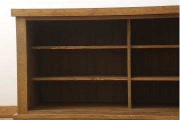 中古　美品　国産手造り家具　ケヤキ材製　品のある佇まいが上質な和の空間にぴったりな水屋箪笥サイドボード(食器棚、収納棚、和風キャビネット)(R-052600)
