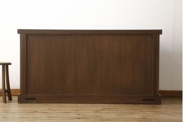 中古　美品　国産手造り家具　ケヤキ材製　品のある佇まいが上質な和の空間にぴったりな水屋箪笥サイドボード(食器棚、収納棚、和風キャビネット)(R-052600)