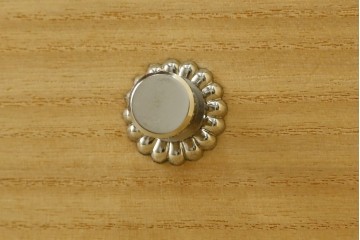 中古　超美品　国産民芸家具　細やかな金具と凛とした佇まいが美しいワードローブ　(R-052606)