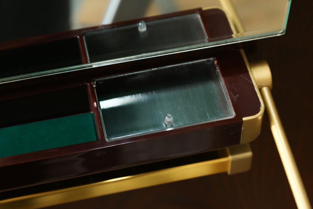 中古　超美品　国産民芸家具　細やかな金具と凛とした佇まいが美しいワードローブ　(R-052606)