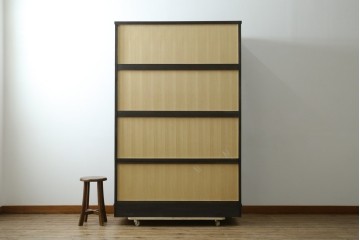 中古　超美品　国産民芸家具　細やかな金具と凛とした佇まいが美しいワードローブ　(R-052606)