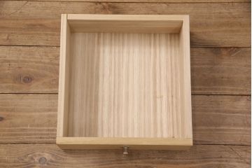 中古　超美品　国産民芸家具　細やかな金具と凛とした佇まいが美しいワードローブ(洋服タンス、キャビネット)(R-052606)