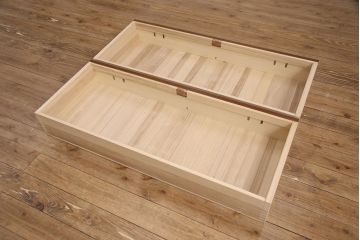 中古　超美品　国産民芸家具　細やかな金具と凛とした佇まいが美しいワードローブ(洋服タンス、キャビネット)(R-052606)