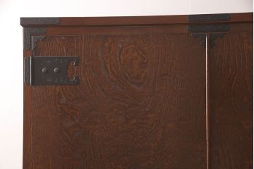 中古　超美品　国産民芸家具　細やかな金具と凛とした佇まいが美しいワードローブ(洋服タンス、キャビネット)(R-052606)