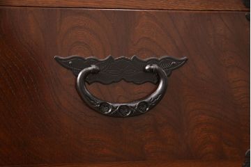 中古　超美品　国産民芸家具　細やかな金具と凛とした佇まいが美しいワードローブ(洋服タンス、キャビネット)(R-052606)