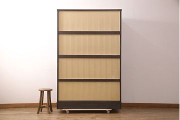 中古　超美品　国産民芸家具　細やかな金具と凛とした佇まいが美しいワードローブ(洋服タンス、キャビネット)(R-052606)