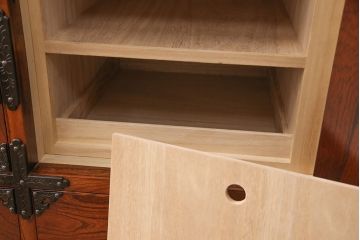 中古　超美品　岩谷堂箪笥　かくし付き　鳳凰紋　大振りな六尺整理箪笥(衣装箪笥、チェスト、サイドボード)(R-052607)