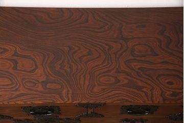 中古　超美品　岩谷堂箪笥　かくし付き　鳳凰紋　大振りな六尺整理箪笥(衣装箪笥、チェスト、サイドボード)(R-052607)