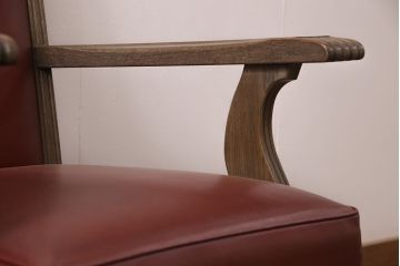 中古　神戸洋家具　伊藤家具　大人の落ち着いた雰囲気を醸し出す合皮1人掛けソファ2脚セット(アームチェア、ラウンジチェア、一人掛けソファ、バラ売り可能)(R-052608)
