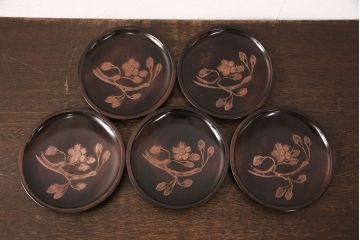 中古　伝統工芸　日光彫り　梅・牡丹・桜　それぞれの花の彫刻が美しく、空間に彩を添えるティッシュボックス、レターホルダー、菓子器セット(小物収納、レターラック、茶たく)(R-052611)