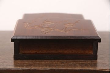 中古　伝統工芸　日光彫り　梅・牡丹・桜　それぞれの花の彫刻が美しく、空間に彩を添えるティッシュボックス、レターホルダー、菓子器セット(小物収納、レターラック、茶たく)(R-052611)