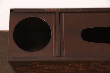 中古　伝統工芸　日光彫り　梅・牡丹・桜　それぞれの花の彫刻が美しく、空間に彩を添えるティッシュボックス、レターホルダー、菓子器セット(小物収納、レターラック、茶たく)(R-052611)