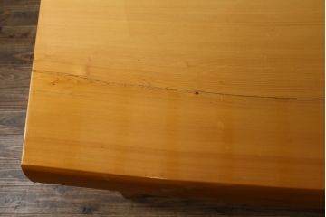 中古　美品　手造り国産家具　総ヒノキ材　木の美しさが感じられるシンプルなダイニングテーブル(作業台、食卓)(R-052612)