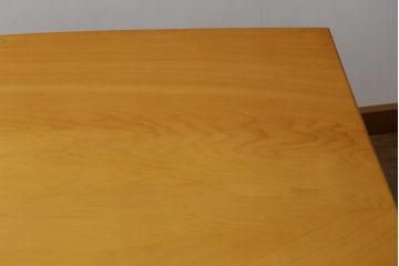 中古　美品　手造り国産家具　総ヒノキ材　木の美しさが感じられるシンプルなダイニングテーブル(作業台、食卓)(R-052612)