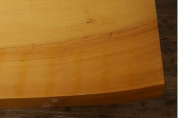 中古　美品　手造り国産家具　総ヒノキ材　木の美しさが感じられるシンプルなダイニングテーブル(作業台、食卓)(R-052612)
