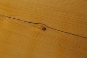 中古　美品　手造り国産家具　総ヒノキ材　木の美しさが感じられるシンプルなダイニングテーブル(作業台、食卓)(R-052612)