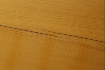 中古　美品　手造り国産家具　総ヒノキ材　木の美しさが感じられるシンプルなダイニングテーブル(作業台、食卓)(R-052612)