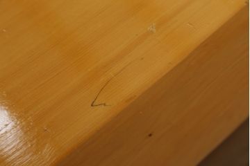 中古　美品　手造り国産家具　総ヒノキ材　木の美しさが感じられるシンプルなダイニングテーブル(作業台、食卓)(R-052612)