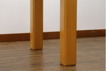 中古　美品　手造り国産家具　総ヒノキ材　木の美しさが感じられるシンプルなダイニングテーブル(作業台、食卓)(R-052612)