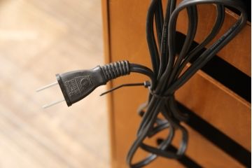 中古　特注品　横浜ダニエル(daniel)　デスクまわりの小物類もばっちり収納できる、パソコン用サイドボード(定価約60万円)(収納棚、サイドキャビネット)(R-052613)