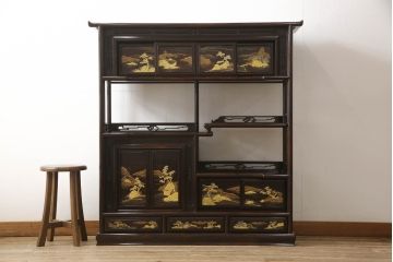 中古　国産工芸家具　林光琳 作　黒檀(コクタン)　品のある佇まいが美しい蒔絵飾り棚(収納棚、戸棚、茶タンス)(R-052614)