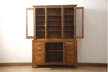 和製ビンテージ　高級品!　ナラ材　佇まいからつくりの良さが見て取れる上質なキャビネット(収納棚、食器棚、カップボード、ヴィンテージ)(R-052615)