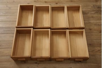 和製ビンテージ　高級品!　ナラ材　佇まいからつくりの良さが見て取れる上質なキャビネット(収納棚、食器棚、カップボード、ヴィンテージ)(R-052615)