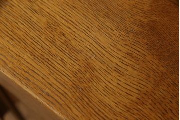 和製ビンテージ　高級品!　ナラ材　佇まいからつくりの良さが見て取れる上質なキャビネット(収納棚、食器棚、カップボード、ヴィンテージ)(R-052615)