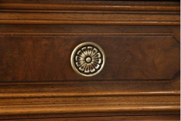 中古　美品　DREXEL HERITAGE(ドレクセルヘリテイジ)　FRANCESCA(フランチェスカ)シリーズ　優美な佇まいのチェスト(引き出し)(定価約84万円)(R-052622)