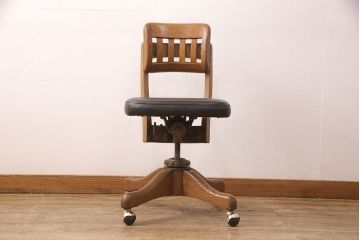 美品　アメリカビンテージ　W.H.GUNLOCKE CHAIR CO.(W.H.ガンロックチェア社)　ナラ材　洗練されたフォルムのデスクチェア(回転椅子、ヴィンテージ)(R-052623)