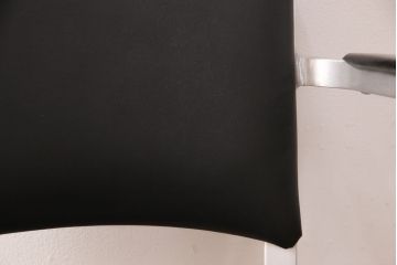 希少!　中古　美品　emeco(エメコ)　中古ではなかなかお目にかかれない、スタイリッシュなデスクチェア(ドクターチェア、回転チェア、回転椅子、アームチェア)(R-052624)