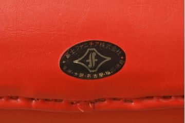 ジャンク品 合皮 富士ファニチア(富士ファニチュア、フジファニチュア、FUJI FURNITURE、富士ファニチャー) レトロな佇まいのオットマン付きラウンジチェア(1人掛けソファ、イス)(R-052628)