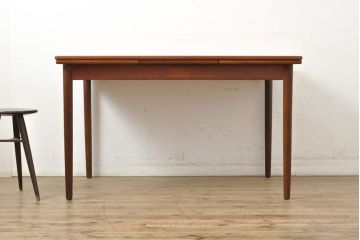デンマークビンテージ　チーク材　シンプルなデザインが取り入れやすいダイニングテーブル(エクステンションテーブル、ドローリーフテーブル、食卓、ヴィンテージ、北欧)(R-052629)