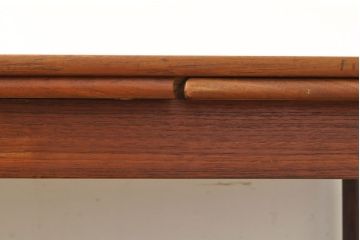 デンマークビンテージ　チーク材　シンプルなデザインが取り入れやすいダイニングテーブル(エクステンションテーブル、ドローリーフテーブル、食卓、ヴィンテージ、北欧)(R-052629)