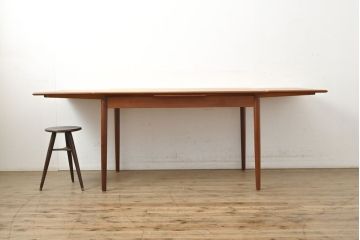 デンマークビンテージ　チーク材　シンプルなデザインが取り入れやすいダイニングテーブル(エクステンションテーブル、ドローリーフテーブル、食卓、ヴィンテージ、北欧)(R-052630)